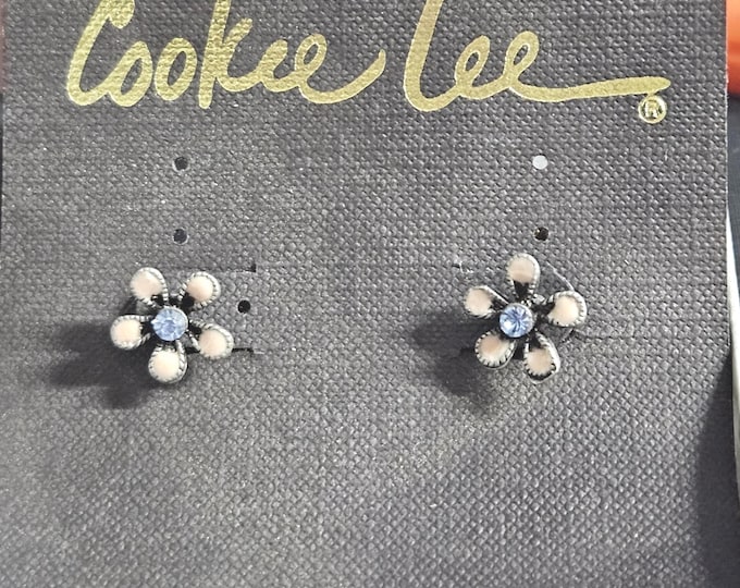 Vintage Cookie Lee Genuine Austrian Crystal Flower Earrings, Pink and blue (Closet)