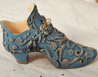 Vintage Nostalgia If The Shoe Fits 4 1/2&quot; Miniature High Heel Blue Beaded Shoe D8/3