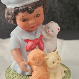 Vintage 1991 Avon  Collectibles “Purr-fect Love ” Figurine TENDER MEMORIES D3/2