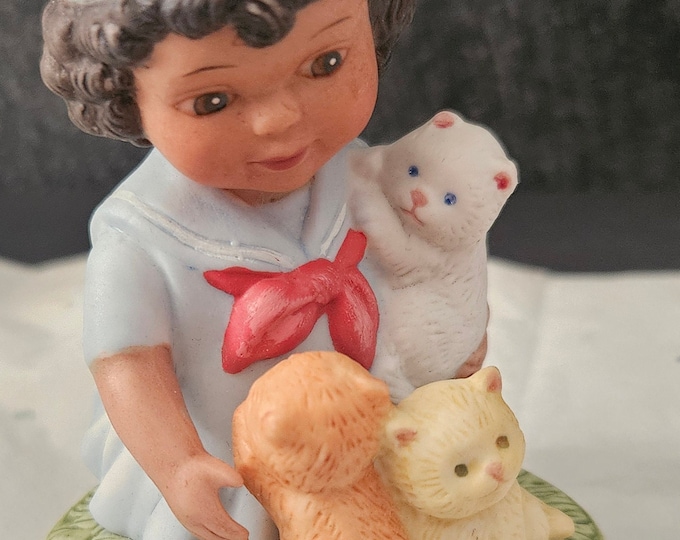 Vintage 1991 Avon  Collectibles “Purr-fect Love” Figurine TENDER MEMORIES