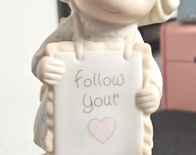 Vintage 1995" Precious Moments Follow your heart  Figure Box 4/9