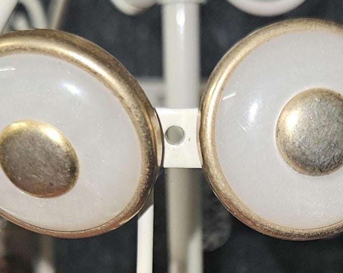 Vintage Set of pearl And gold clip on Earrings (Shelf)