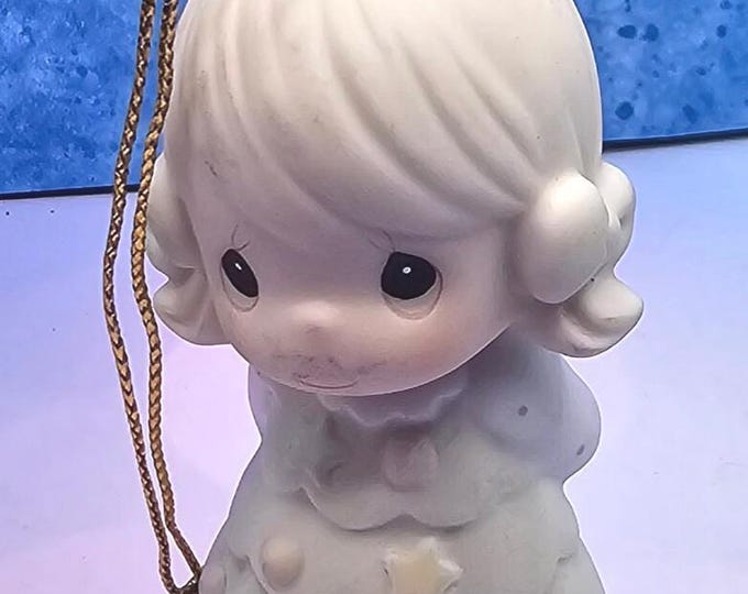 Precious Moments Figurine 1994 You're As Pretty as a Christmas Tree A9/17