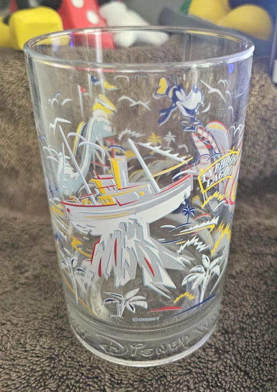 VINTAGE Disney World 25th Anniversary Glass Goofy Blizzard Beach