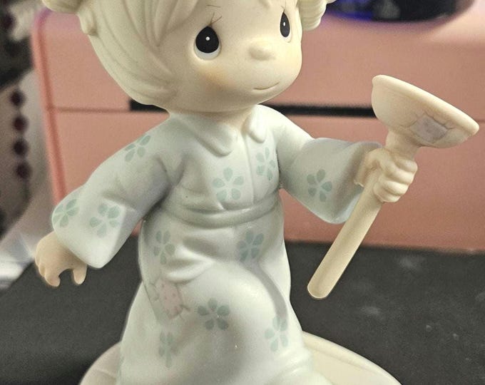 Precious Moments 1987 “Faith takes the plunge” 111155  (Box 23)