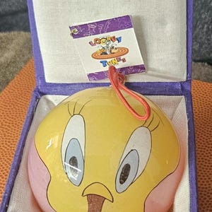 Vintage Looney toons tweety Bird 1996 Glass Handpainted Christmas Ornament Orginal box A3/11