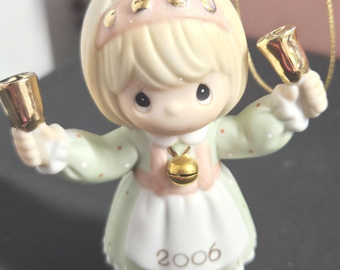 2006 Precious Moments Ornament " Ringing In The Season" Box 4/16