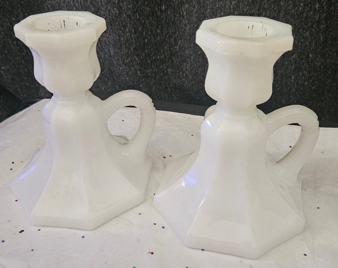 Vintage Anchor Hocking #M982 Vintage Colonial Milk Glass Handled Candle Holders Set of 2 D3/12