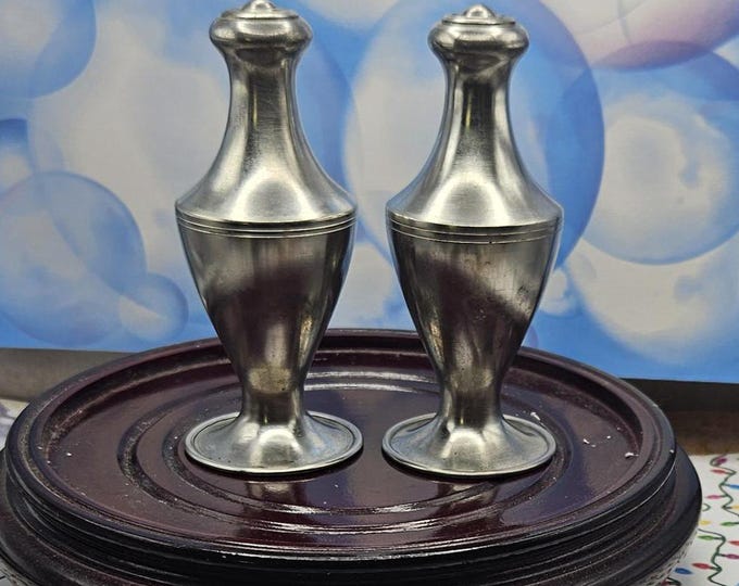 Vintage Pewter Salt and pepper shakers A2/22