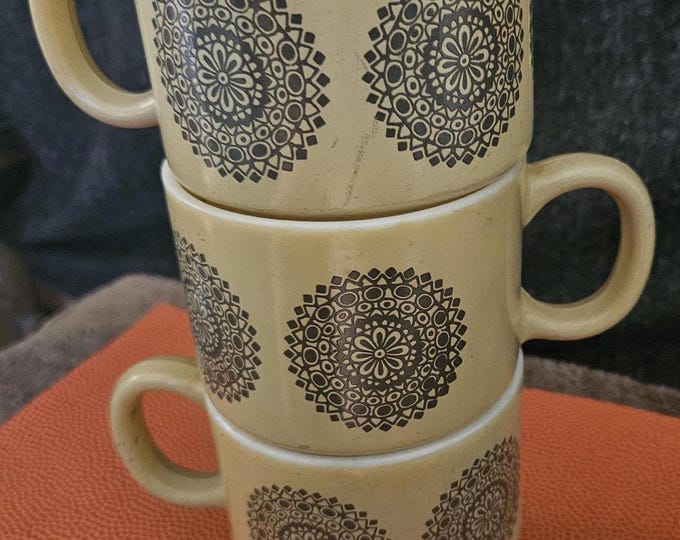 Vintage Set Of Three Milk Glass Mandala Stackable Mugs A3/3