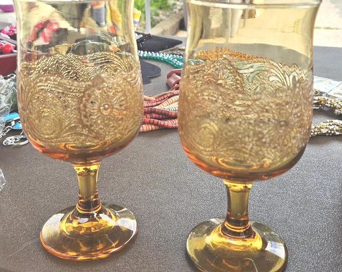 Libby Amber Embossed wine Glasses set of 2 C7/14