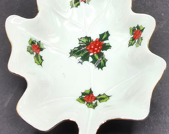 Vintage lefton holly  berry leaf dish Christmas #2451 F3/28