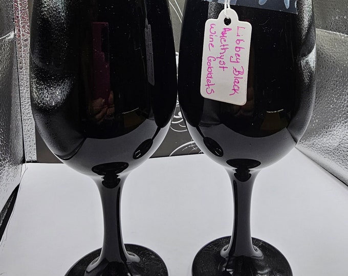 Amethyst Tulip Shape, Solid Black Pattern: Premiere Black by Libbey set of 2 C10/19