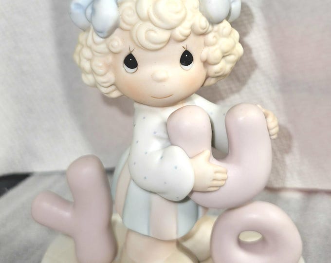 Vintage 1989 Precious Moments "I'll Never Stop Loving You" Figurine Holding The Letters Y O U Box3/13