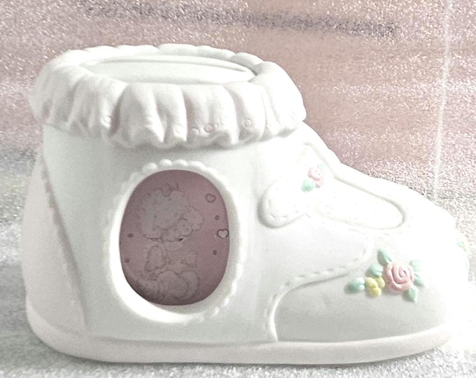 1996 Precious Moments “Jesus loves me” Baby girl boot piggy bank Box/33
