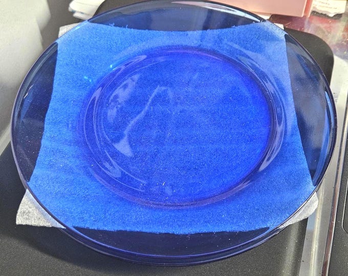 Set of 2 cobalt Blue Mexican Forte Crista 7.5" plates F5/10