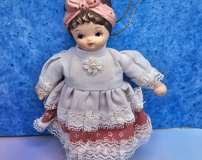 Victoria Impex Vintage Collectibles Doll A10/16