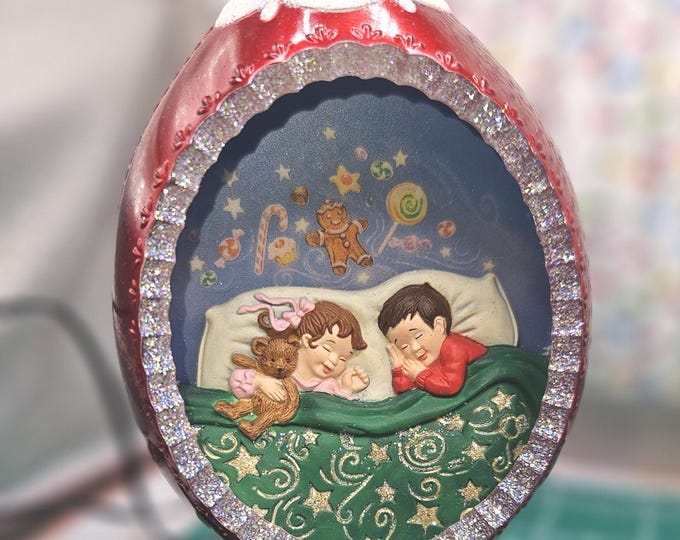 Hallmark 2005 illuminations "Sugar plumb dreams " Ornament B1/34