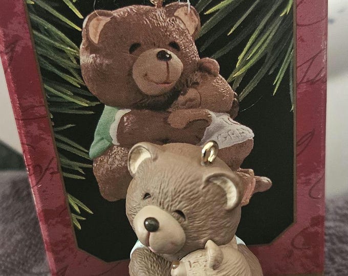 1997 hallmark keep sake ornament  I Love Grandma D5/7