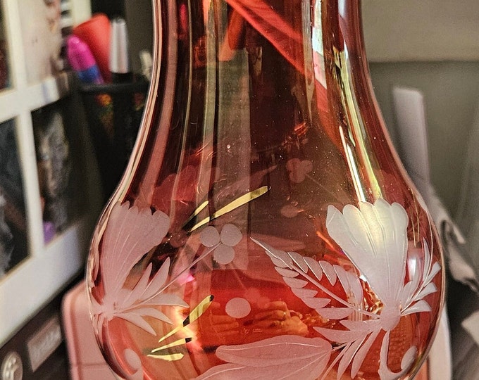 Vintage Cranberry vase with 24k trim /flower etched design C9/10