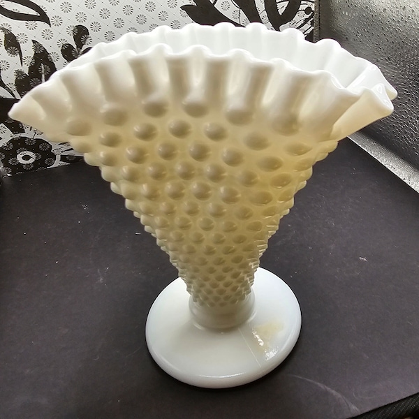 Fenton White Milk Glass Hobnail Fan Vase F5/21