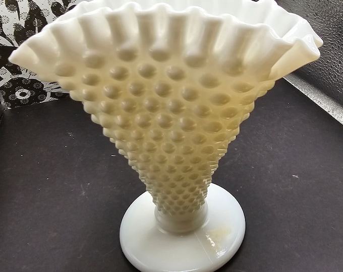 Fenton White Milk Glass Hobnail Fan Vase F5/21