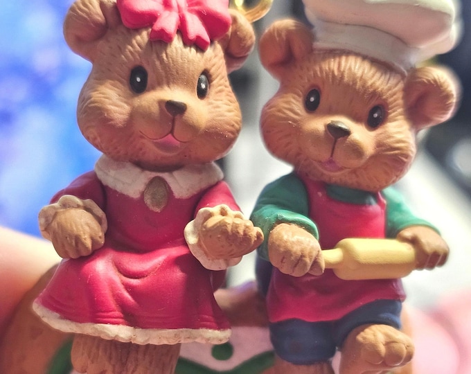 Vintage 1994Enesco Christmas "Two-Gether" Ornament Mom and Dad Baking Bears on Cookie Parents D7/16