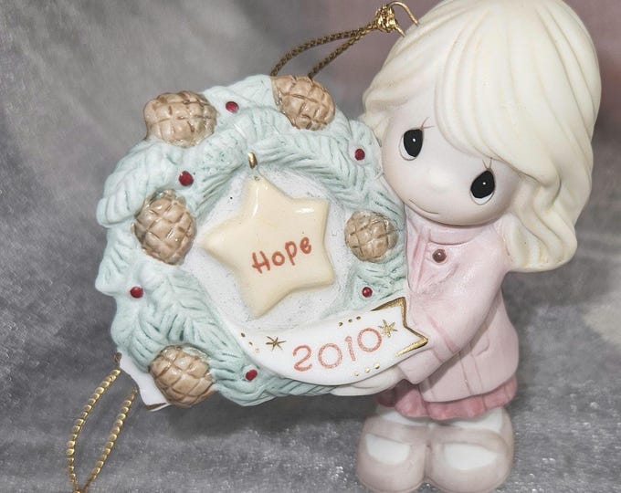 2009 Precious Moments “My Hope Is in You” ornament 101002 in original box  (Box 26)