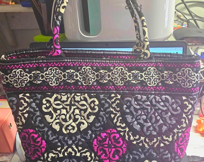 Retired Vera Bradley Holiday Tote Canterberry Magenta (door)