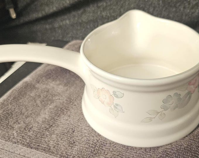 Pfaltzgraff wyndham gravy boat A6/6