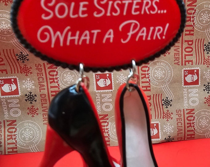 Vintage 2010 Hallmark Keepsake SOLE SISTERS CHRISTMAS ornament. C4/18