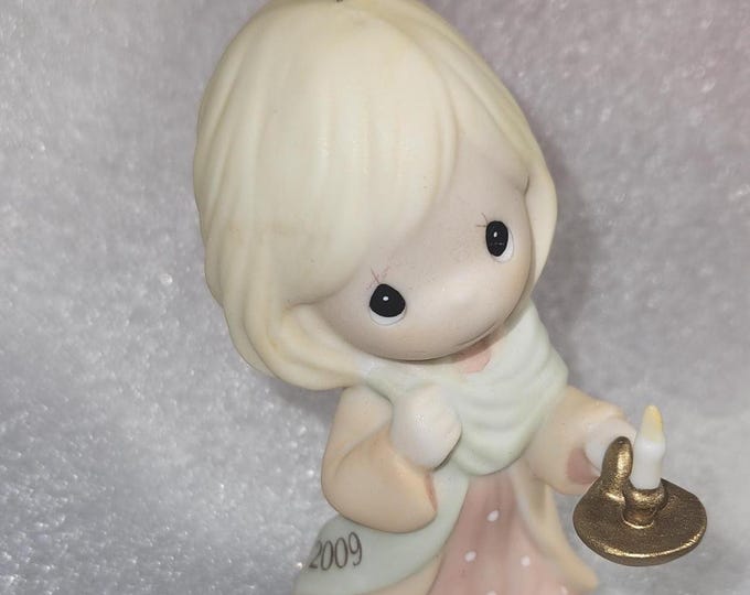 2008 Precious Moments “May Your Faith Light The Way” ornament 910002  (Box 22)