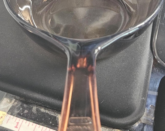 Corningware Vision0.5 Liter Amber Sausepan V-81-B from the 1970s. C7/30