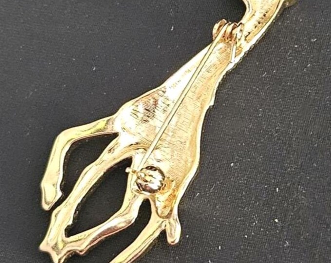 Vintage Giraffee Pin/Brooch Gold tone With Enameled spots (Closet)