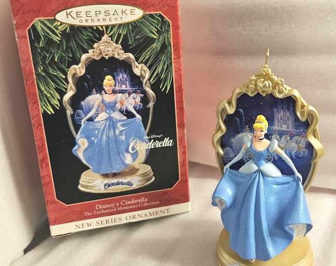 Vintage 1997 Disney Hallmark Keepsake Ornament featuring the original box..