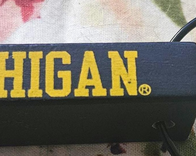 Michigan University jenga Keychain (000)