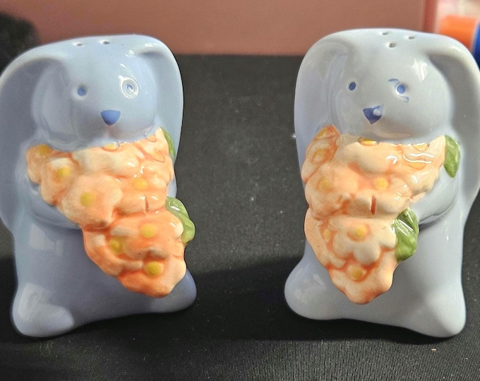 Vintage Baby Bunny Salt and Pepper made in Japan Easter Decor SP17-25 C6/15