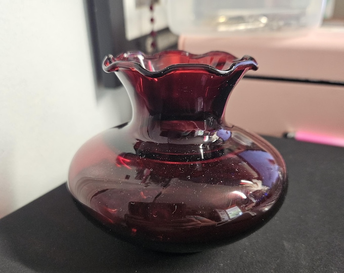 Vintage Ruby Red Glass Flower Vase Ruffled Top C7/32