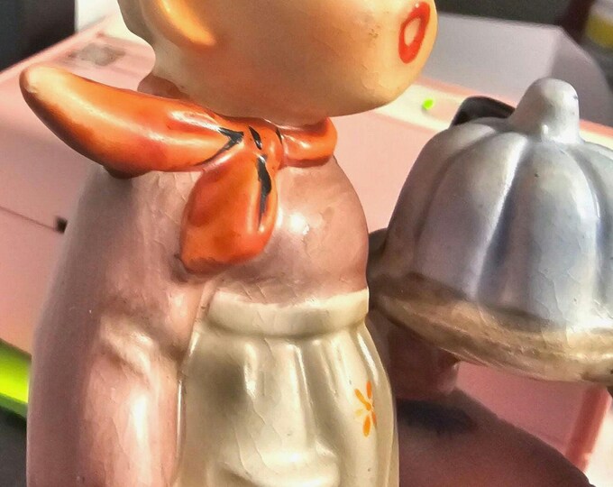 Vintage Commodore Boy Baker 1960s B9/18