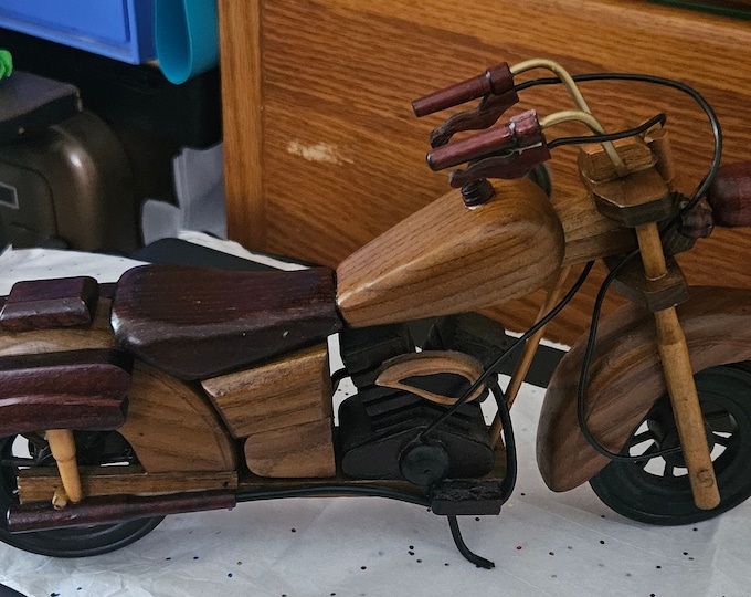 Rare Handmade Wood Motorcycle B3/3
