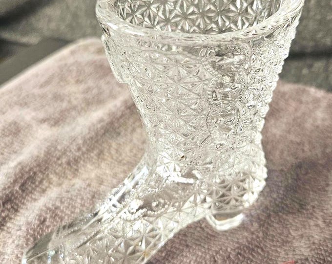 Fenton Daisy and Button  Glass Boot A7/14