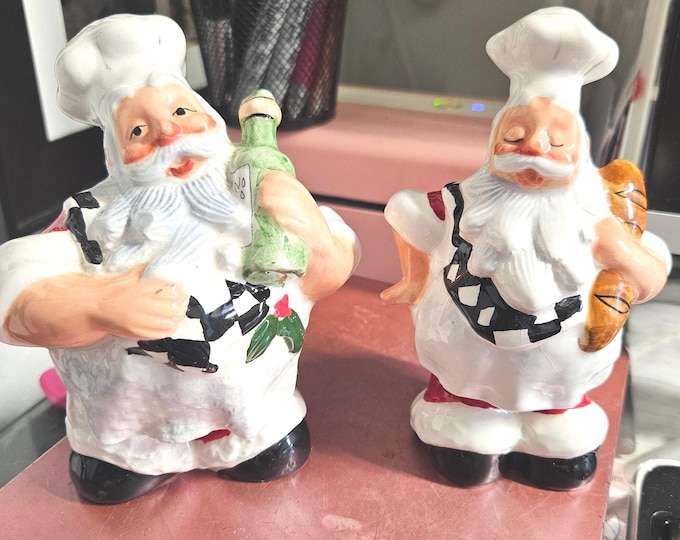 Italian Santa salt and pepper shakers, Santa chef salt and pepper shakers, Santa salt and pepper shakers A8/5
