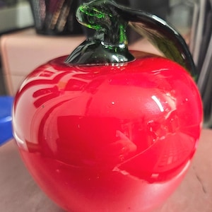 Verre à fruit vintage en verre soufflé à la main de style Murano, pomme rouge C10/23