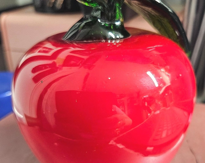 Vintage hand blown glass Murano-style Red Apple Glass fruit C10/23
