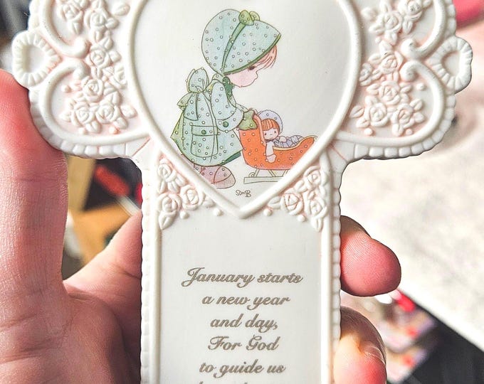 VINTAGE PRECIOUS MOMENTS Janurary Cross C4/24