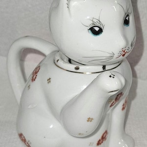 Vintage Lucky Cat Porcelain White 5-inch Tea Pot 5&#39; teapot F10/10