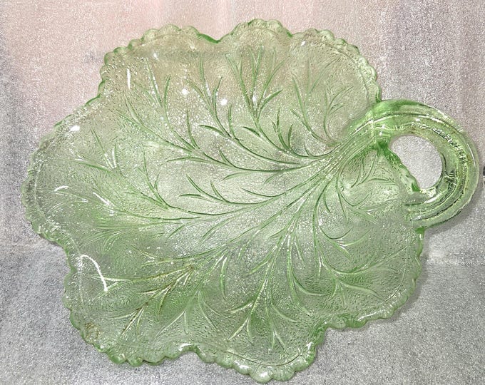 1920s Depression Glass Uranium Green Leaf Serving Plate B6/26