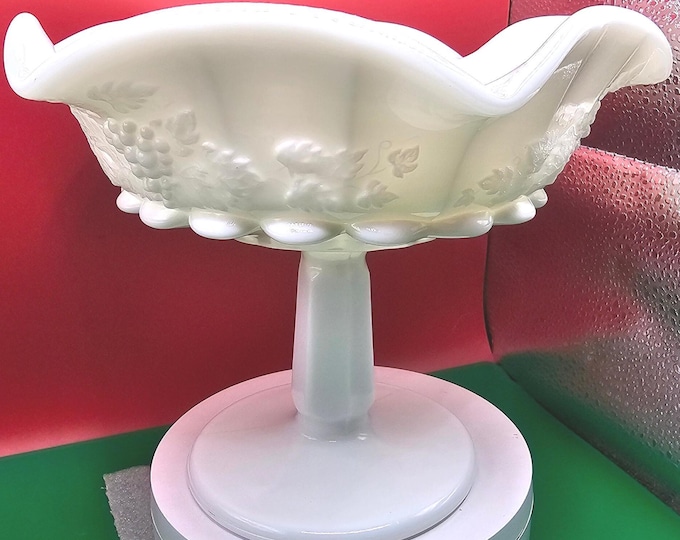 Vintage Westmoreland Paneled Grape Fluted Top Pedestal Compote Dish B5/13