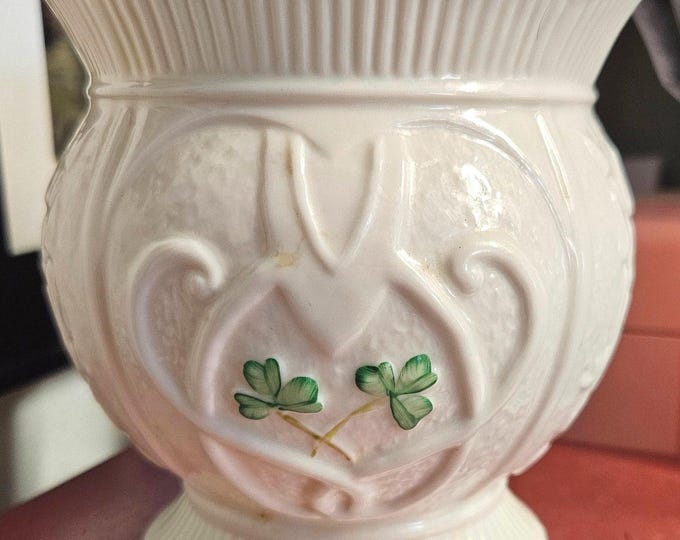 Limited Edition 2002 Event Loveheart Footed Bowl by Belleek Pottery Ireland C9/8