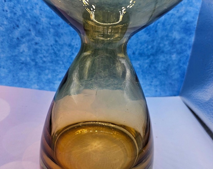 Vintage MCM Curvy Amber HourGlass flower Vase A10/06